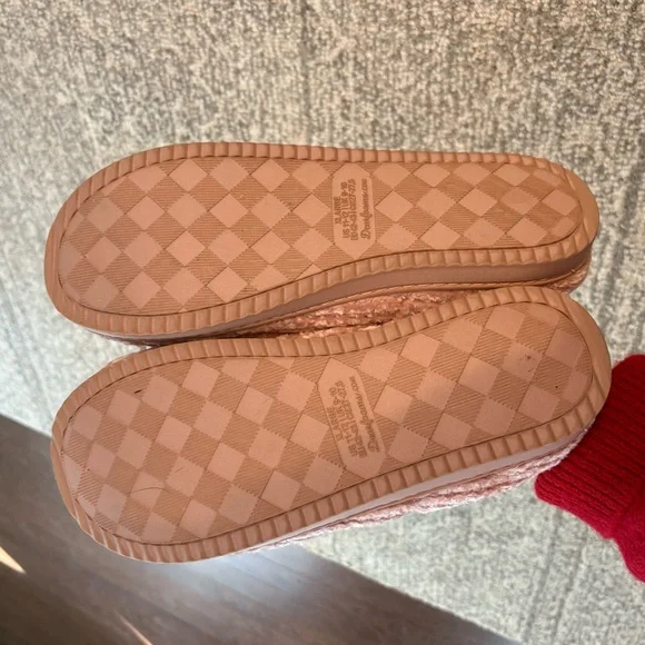 Dearfoams Soft Pink Kids Slippers - Picture 3 of 5